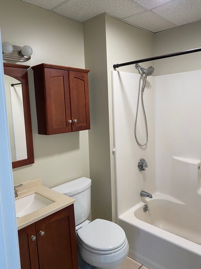 Photo - 540-550-550 Cambridge St Unidad 550 1