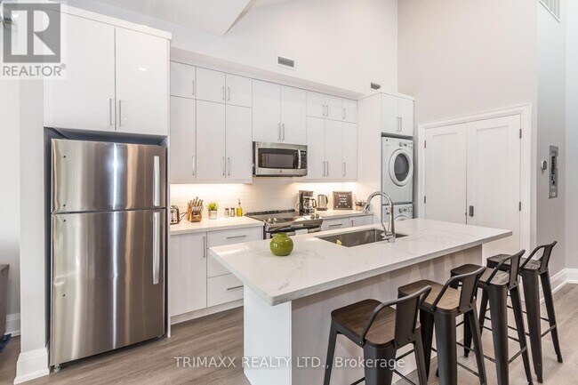 Photo - 1220 King St W