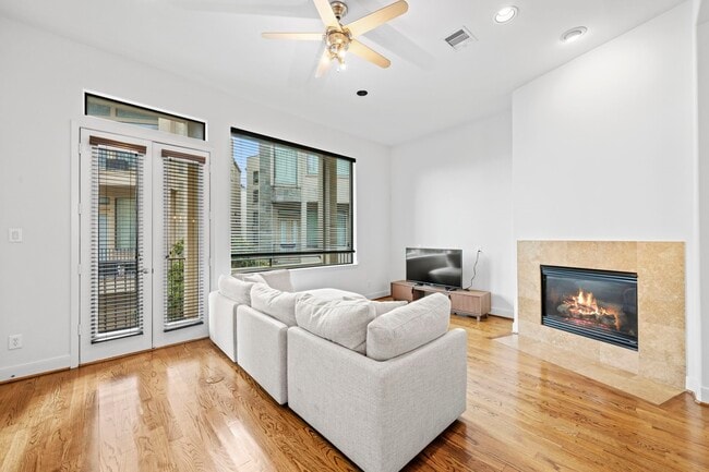 Photo - 2413 Ralph St