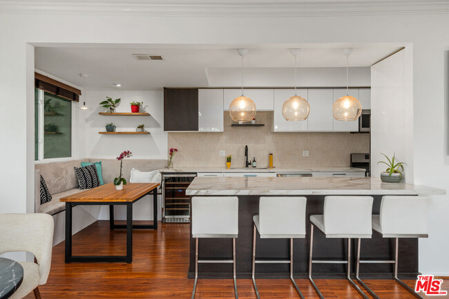 Photo - 9000 Cynthia St Unidad 201 Rental