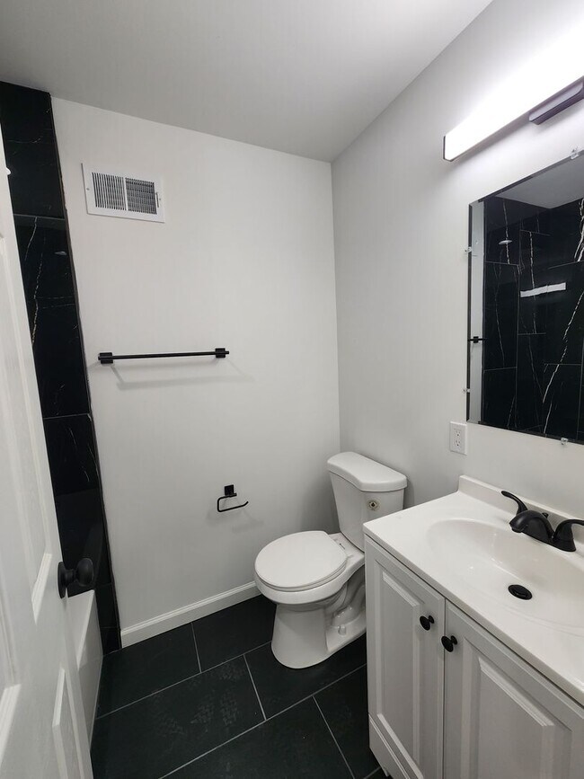 Photo - 5012 W Stiles St Unit 1st Floor