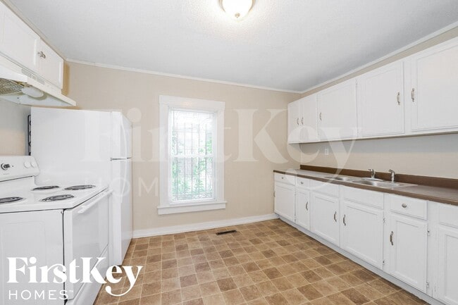 Photo - 2214 Quincy St