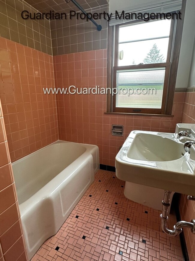 Photo - 1309 28th Ave NE