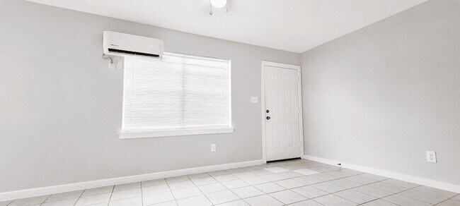 Photo - 7818 Oak Knoll Ln