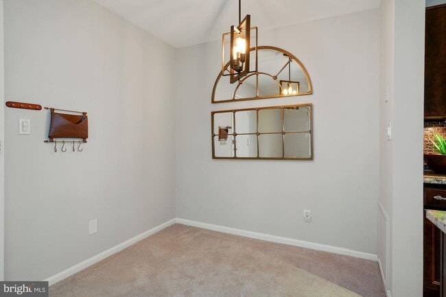 Photo - 5907 Kingsford Rd Unit 400