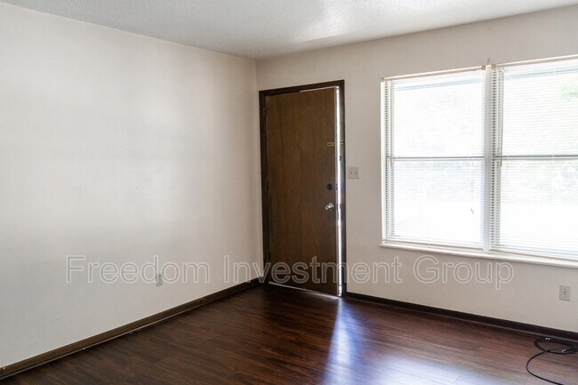 Photo - 215 S Cedar St