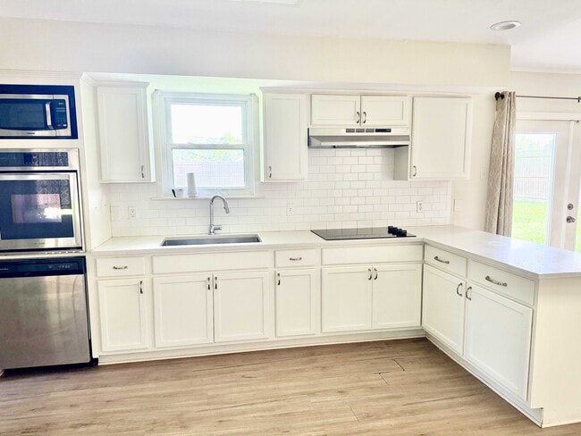 Photo - 555 Burgin Ave