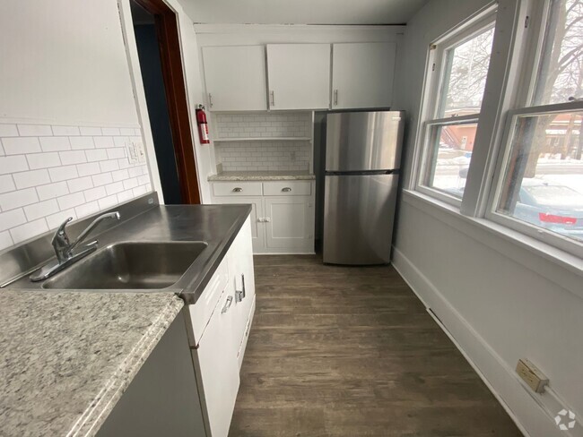 Building Photo - 515 Village St Unit 1 Rental