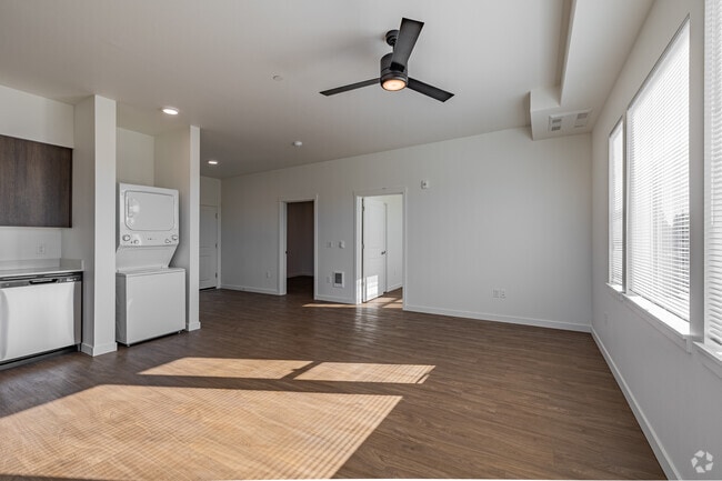 2BR, 1BA - 750SF - Living Room - NW 99 Apartments