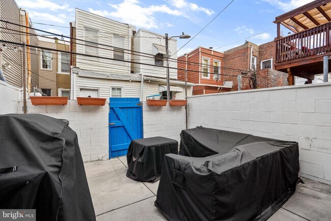 Photo - 207 Daly St