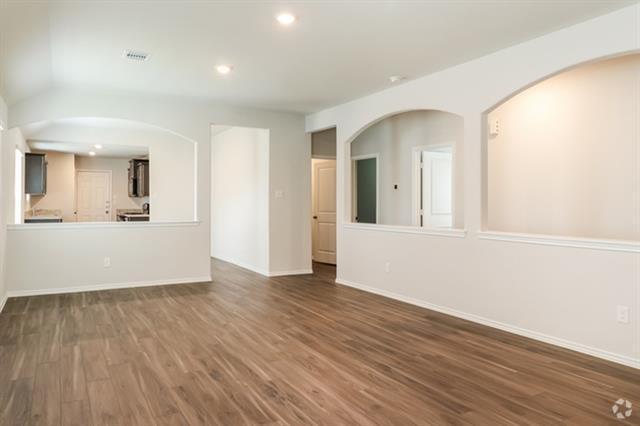 Building Photo - 508 Sussex Dr Rental