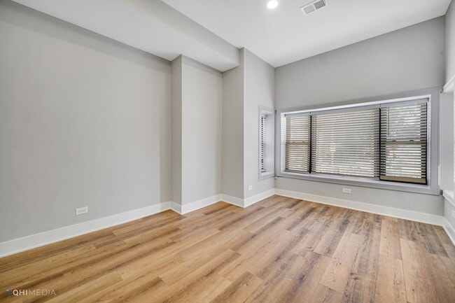 Photo - 2735 W Polk St Unit 2