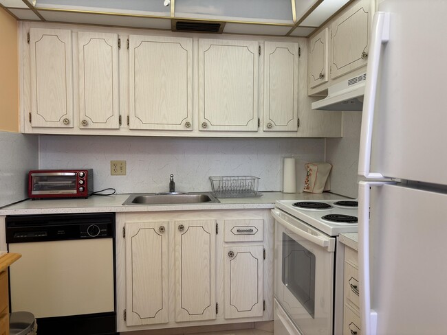 Photo - 115 Camden E