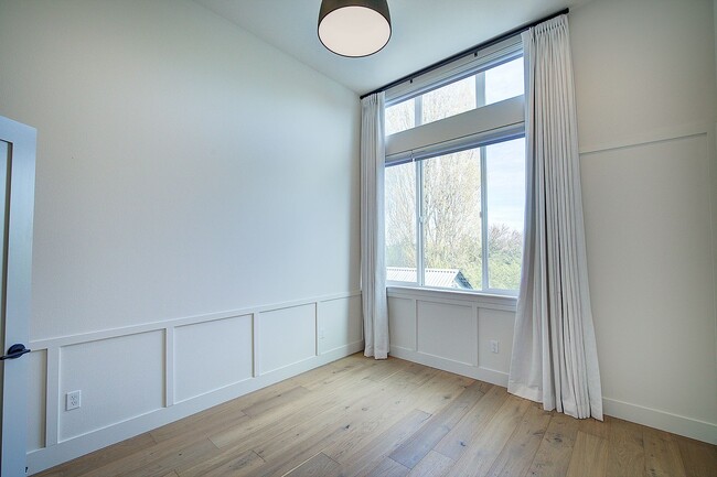 Photo - 3Bd/1.5Ba Seattle Townhouse