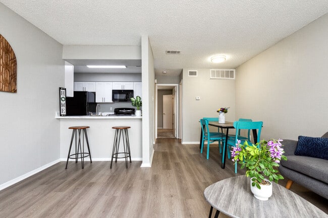 Stonehill - NEW UPGRADES! - Stonehill - NEW UPGRADES! Apartments