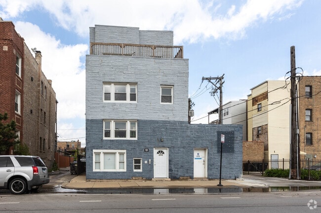 Building Photo - 3216 W Augusta Blvd Unit 3 Rental