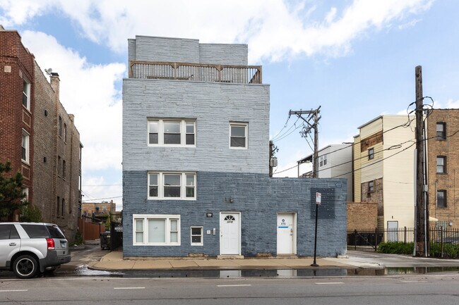 Photo - 3216 W Augusta Blvd Apartment Unit 3