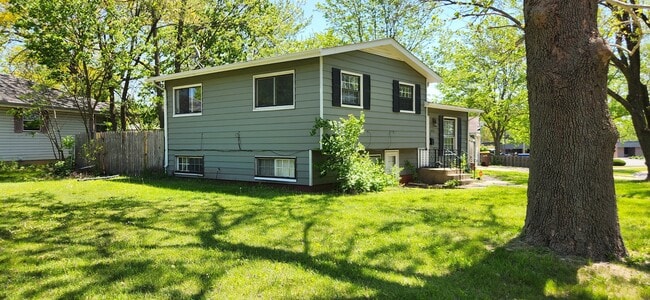 Photo - 4003 Latham St