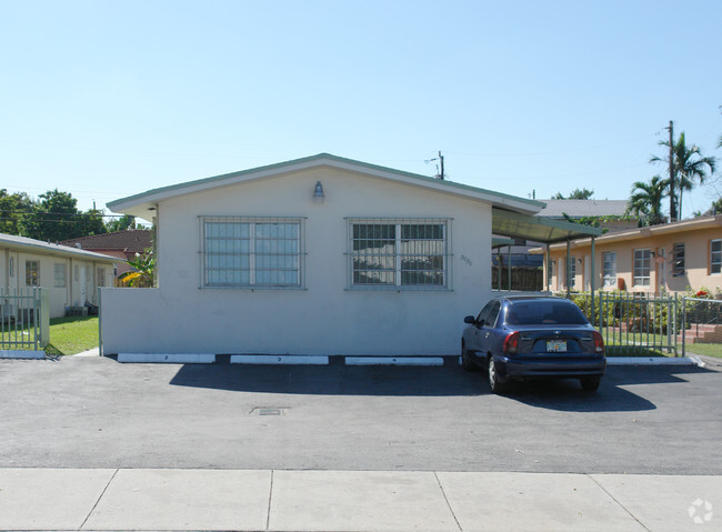 Building Photo - 3050 West Flagler ST Rental