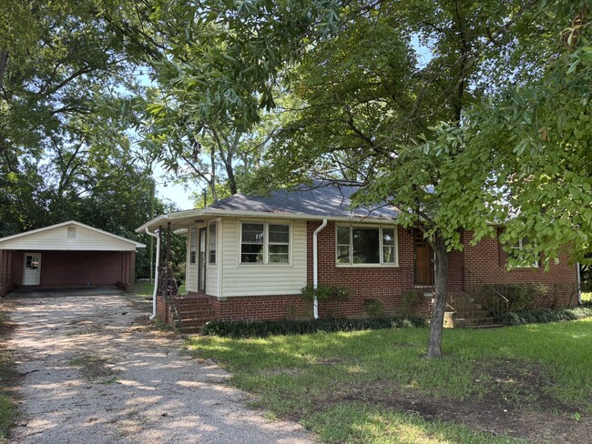 Building Photo - 1246 Sullivan St Rental