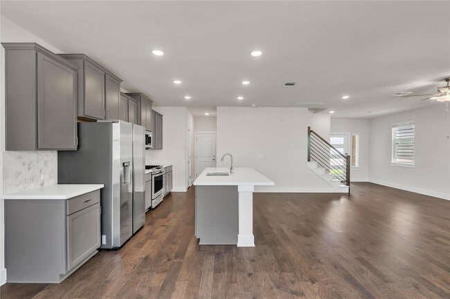 Photo - 15607 Ellinger Dr