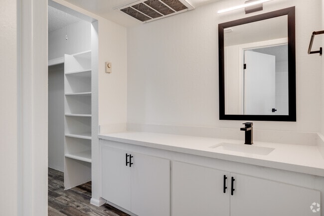 1BR, 1BA - 500SF