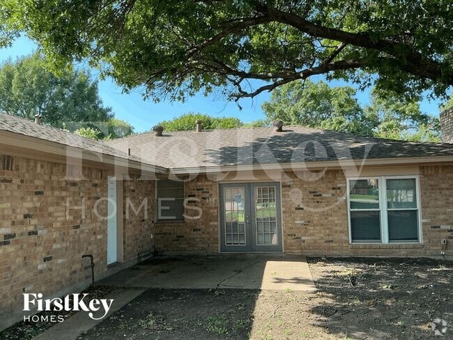 Building Photo - 818 Madrid Dr Rental