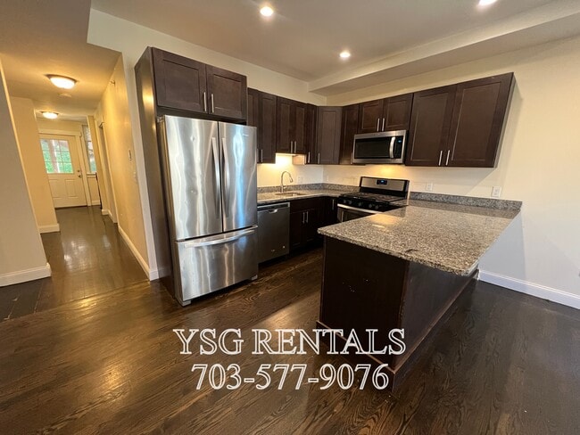 Photo - 194 Hillside St Unit #1