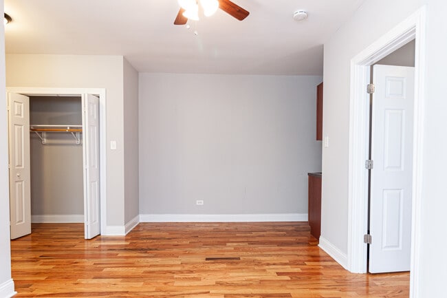 Photo - 949 W Cornelia Ave Unit 2B