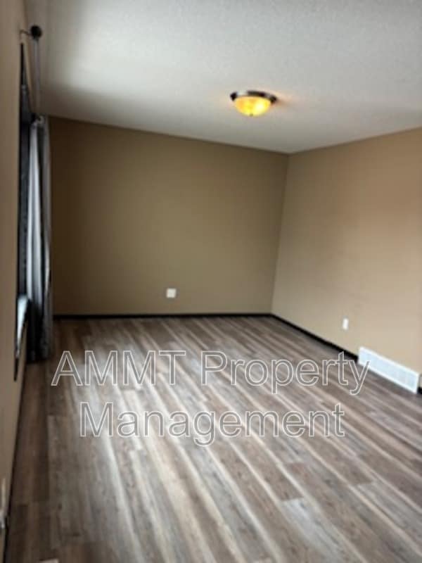 Photo - 2114 Probst Ct SW