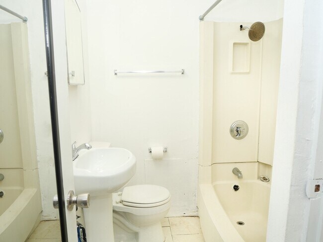 Photo - 259 W Newton St Unit 3