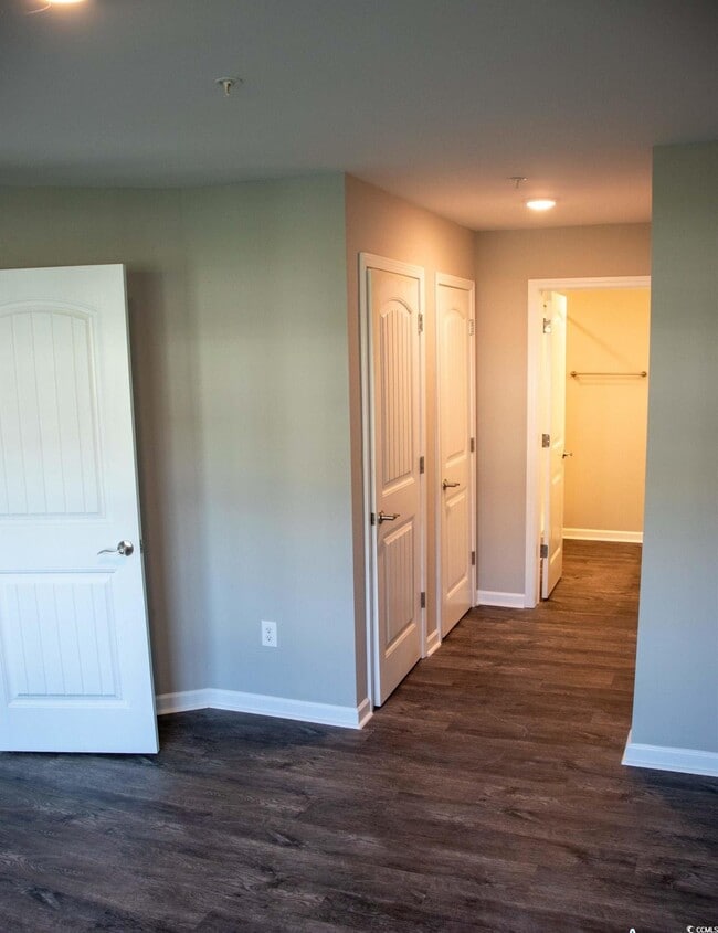 Building Photo - 720 Charter Dr