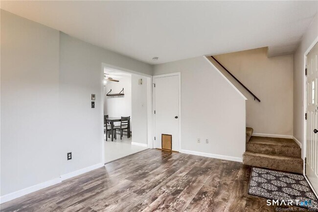 Photo - 820 Matthews St Unit 7