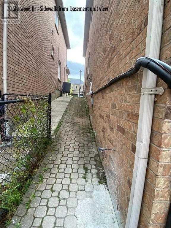 Photo - 70 Skywood Dr