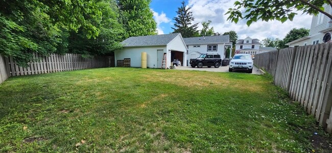 Photo - 230 Kinzie Ave
