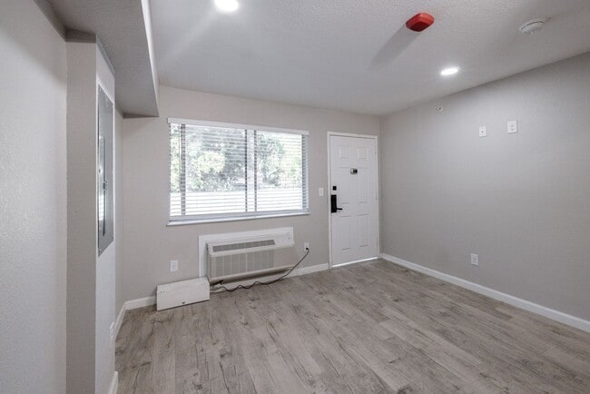 Photo - Alma Apartments