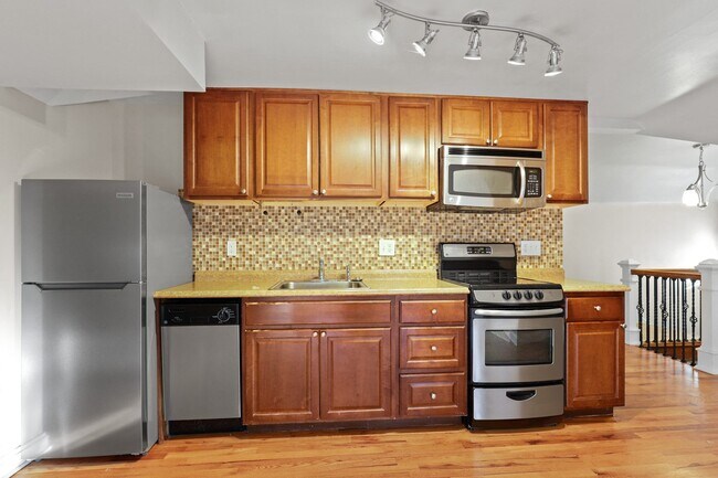 Photo - 1376 N Williams St