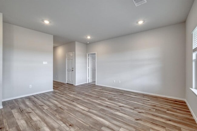 Photo - 167 McNamara Ct