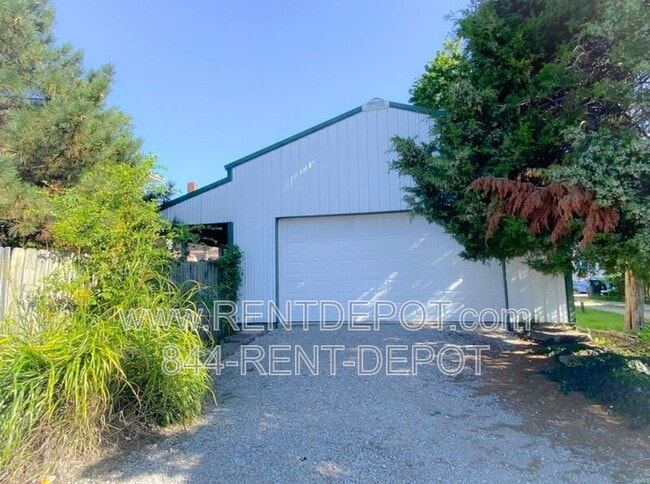 Photo - 901 N 2nd Ave