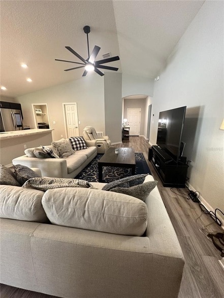 Photo - 6911 Gideon Cir