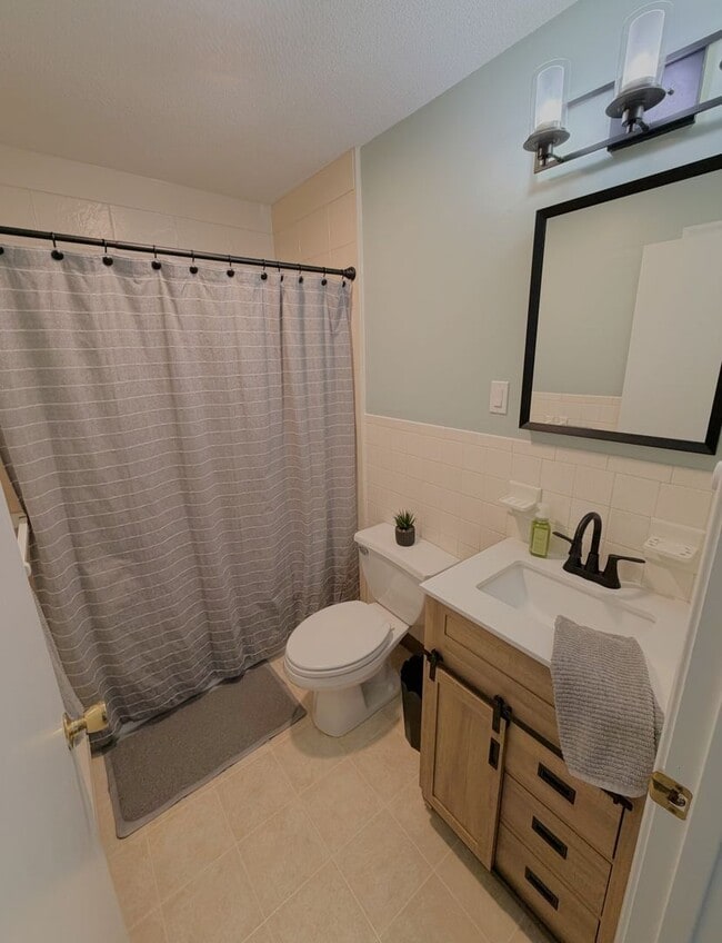 Photo - Lakeside Living 2 Bedroom Available NOW