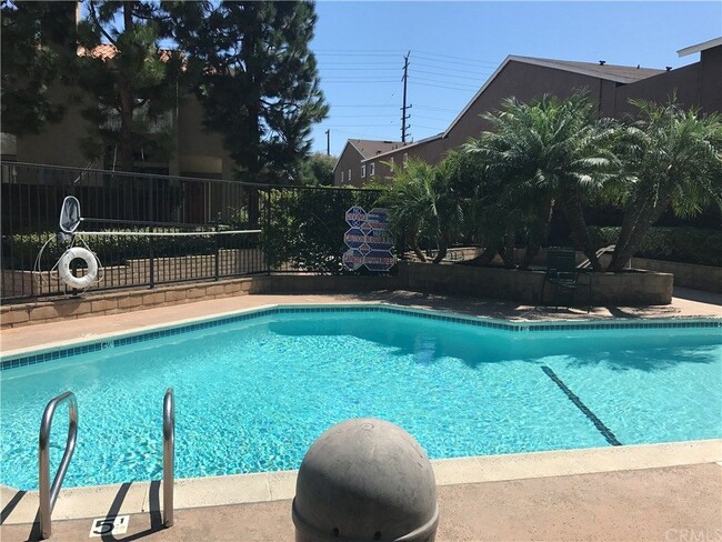 Community Pool - 380 W Wilson St Townhome