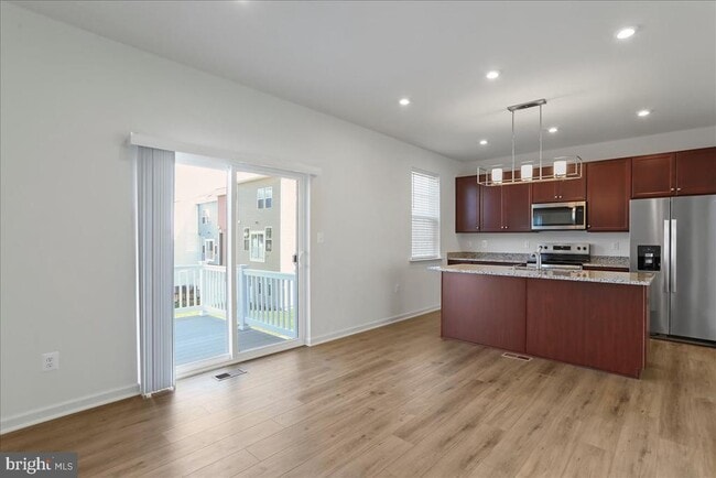 Photo - 100 Stafford Pl