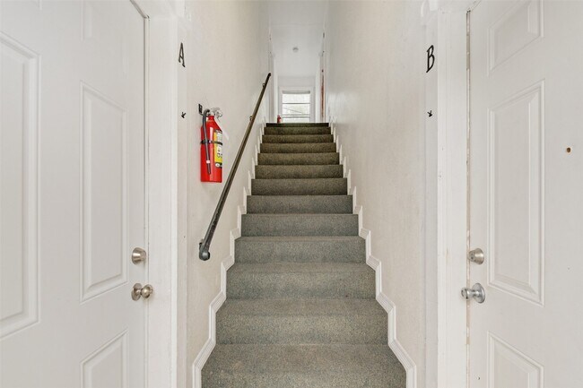 Photo - 1522 Broadmoor Dr Unit C