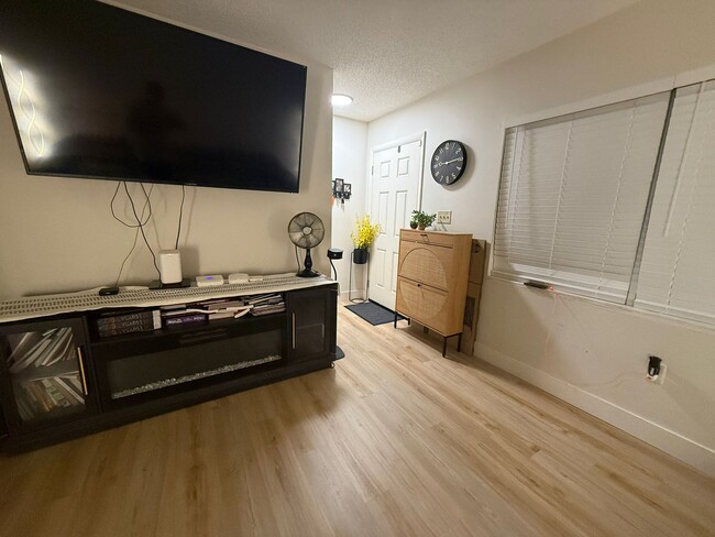 Photo - 1016 SW 62nd Ter Unidad A