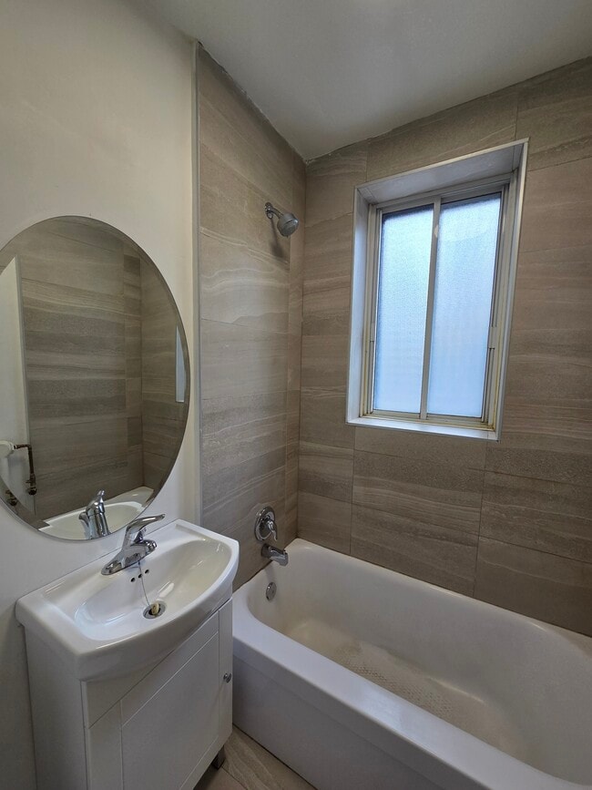 Photo - 251-257 Milton