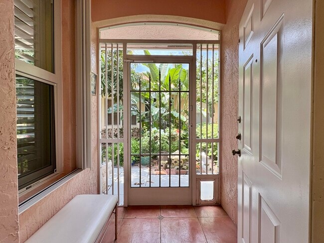 Photo - 315 Coral Trace Ln