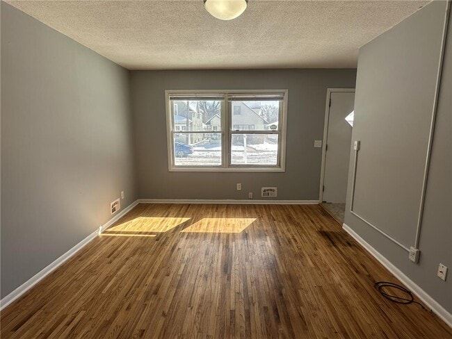 Photo - 1718 3rd Ave N