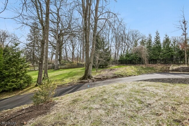 Photo - 215 Summit Ave