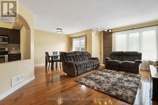 Photo - 415 Galatina Way